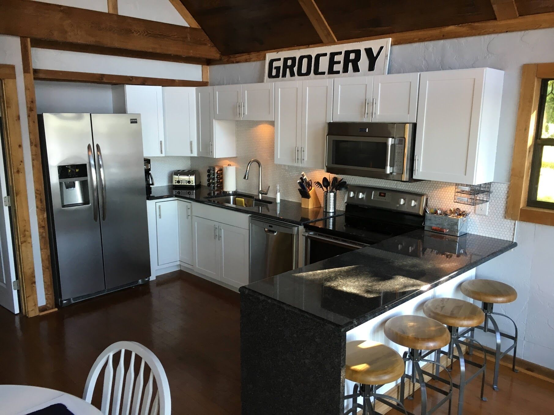 'Lakeview Canoe' Lakefront Cabin w/Private Dock & Boat Slip on Cypress Springs