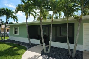 House | Exterior - Robins` Nest (Cape Coral)
