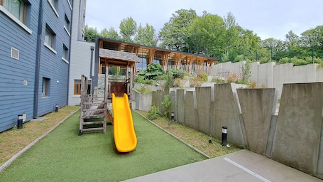 Children's play area - outdoor. Hotel Diego de Almagro Castro