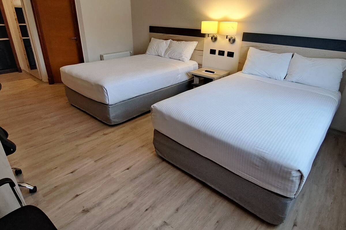 standard double room | minibar, in-room safe, desk, soundproofing