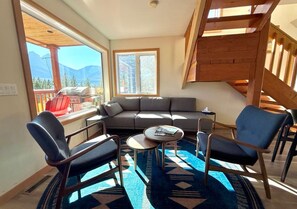 Boswell West Cabin | Living area