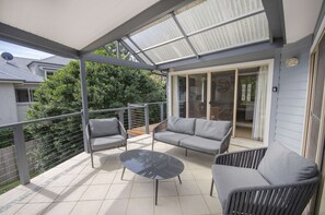 Terrace/patio - "Happy Ours" - Walking Distance to Shops & Beach (AVOCA BEACH)