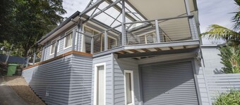 "Happy Ours" - Walking Distance to Shops & Beach