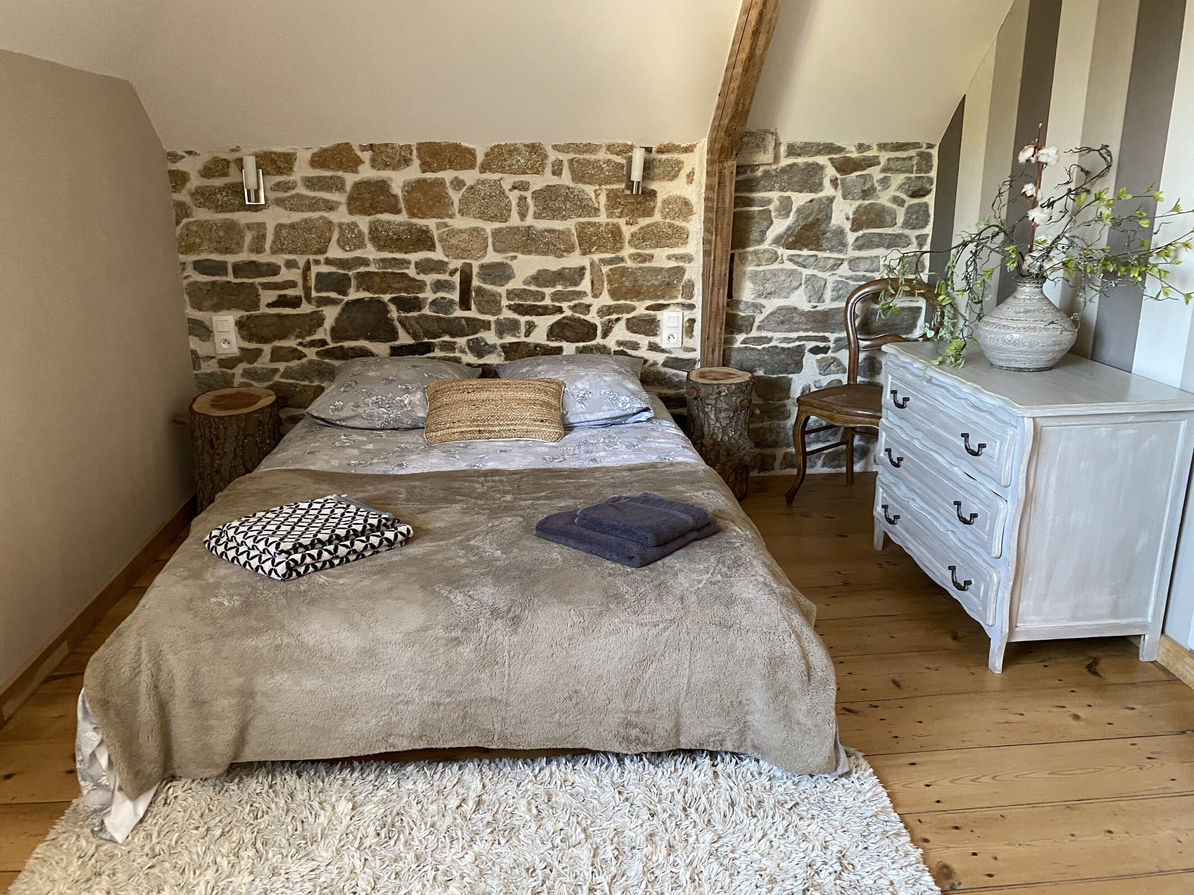 2 bedrooms, iron/ironing board, free WiFi