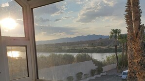 Interior - Beautiful Riverview Condo with Boat Launch (Bullhead City)