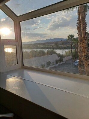 Interior - Beautiful Riverview Condo with Boat Launch (Bullhead City)