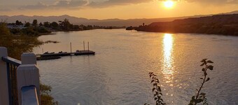 Beautiful Riverview Condo with Boat Launch