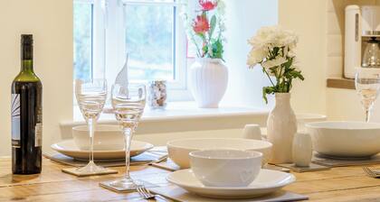 2 bedroom accommodation in Maen-y-groes, near New Quay