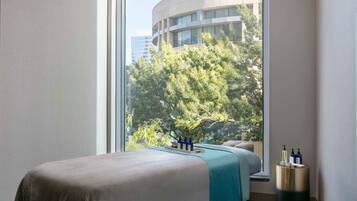 Soins du visage, soins de manucure et de pédicure