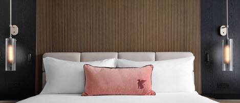 1 bedroom, premium bedding, down comforters, Tempur-Pedic beds