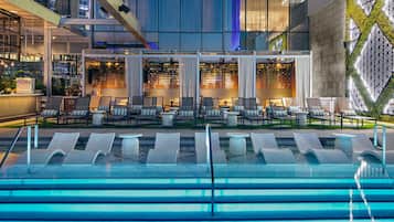 Kolam renang outdoor