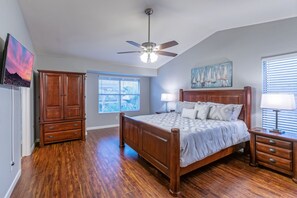 4 bedrooms, iron/ironing board, free WiFi, bed sheets