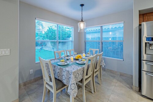 WOW! Hikers/Bikers/Golfers PARADISE, Pvt Htd POOL, Putt Green, Tesla Charger