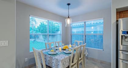 WOW! Hikers/Bikers/Golfers PARADISE, Pvt Htd POOL, Putt Green, Tesla Charger