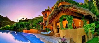 Casa Mia - Exclusive waterfront home in Puerto Mio