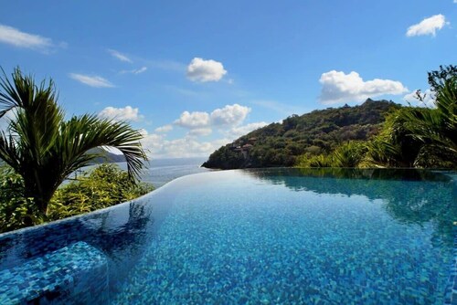 Casa Mia - Exclusive waterfront home in Puerto Mio