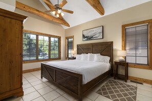 3 habitaciones, tabla de planchar con plancha, wifi y ropa de cama 