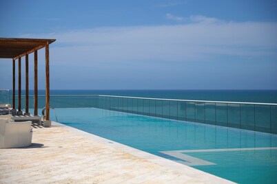 Stunning 2BR with Panoramic Ocean Views – Summer Specials