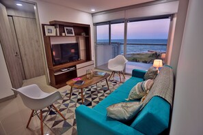 Smart TV - Stunning 2BR with Panoramic Ocean Views – Summer Specials (Cartagena)
