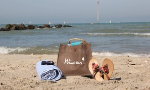 Plage, chaises longues