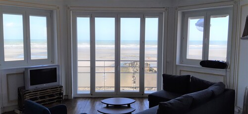 Apartment with sea view in a villa from the 1900s, sleeps 8