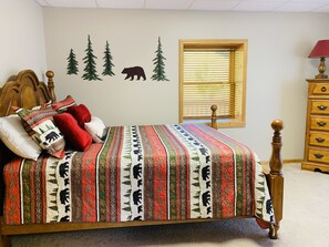 4 bedrooms, iron/ironing board, free WiFi, bed sheets