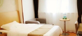 Green Tree Inn (Bengbu Railway Station Bengyi First Affiliated Hospital)