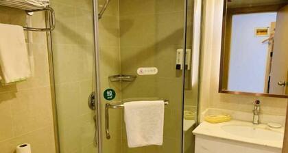 Green Tree Inn (Bengbu Railway Station Bengyi First Affiliated Hospital)
