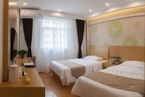 Green Tree Inn (Bengbu Railway Station Bengyi First Affiliated Hospital)