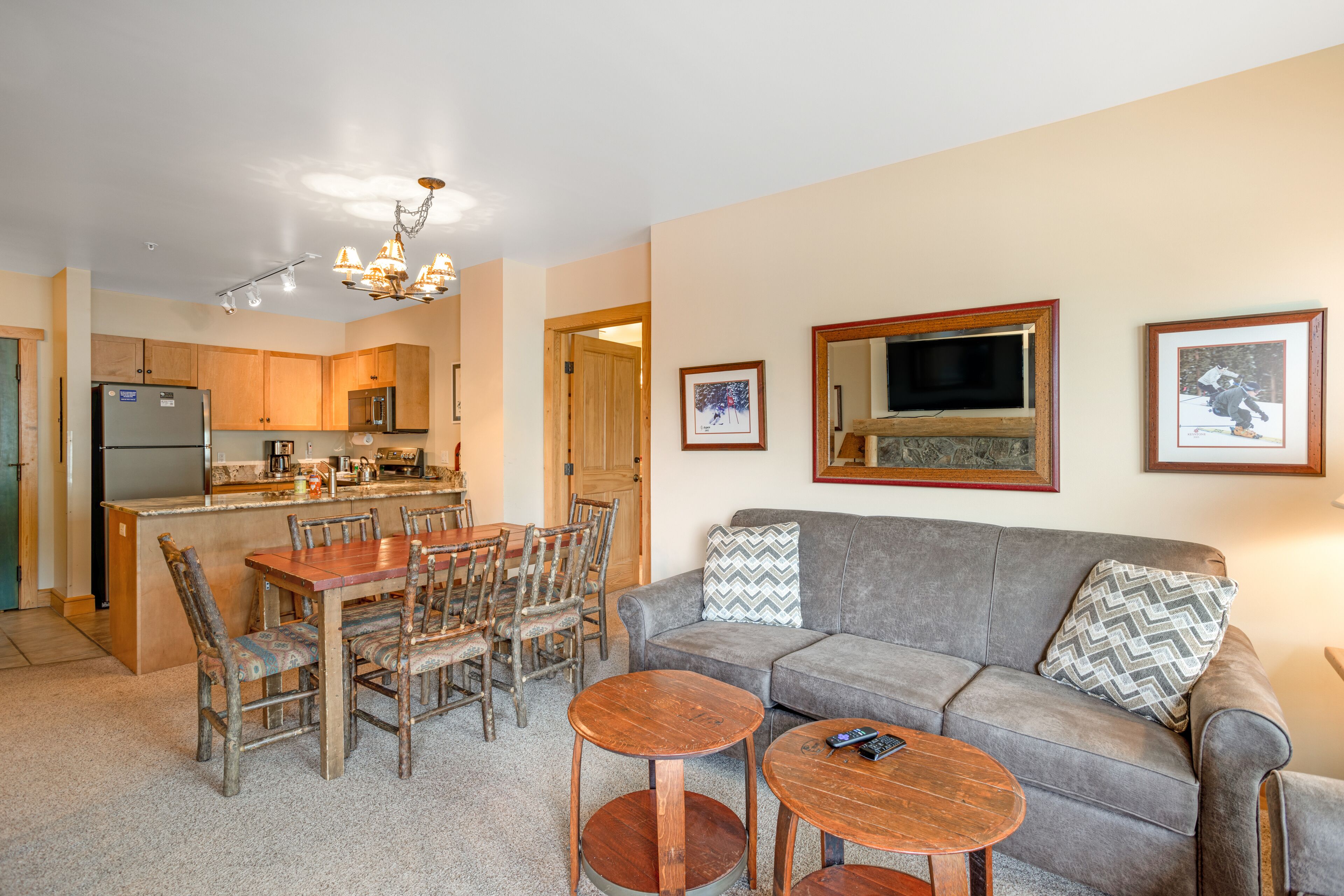 Ski-in/ski-out home w/shared fitness center, billiard table, and hot tub + WiFi!