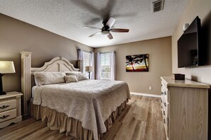 7 bedrooms, in-room safe, iron/ironing board, travel cot