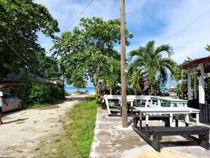 Exterior detail - Drifters at One Mile - Hostel (Negril)