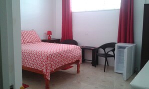 Iron/ironing board, free WiFi, bed sheets - Drifters at One Mile - Hostel (Negril)