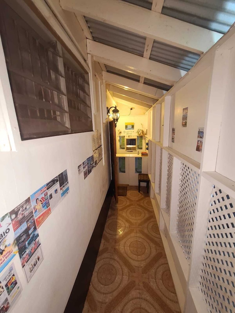 Drifter's Bar by null