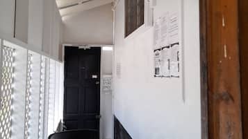 EntrĂ©e de lâhĂ©bergement