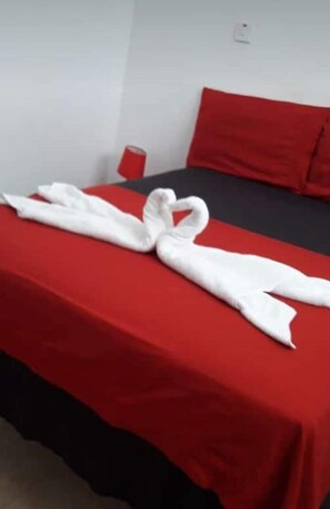 Classic Double Room | Iron/ironing board, free WiFi, bed sheets - Drifters at One Mile - Hostel (Negril)