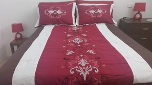 Classic szoba kétszemélyes ággyal | Vasaló/vasalódeszka, ingyenes wifi és ágynemű