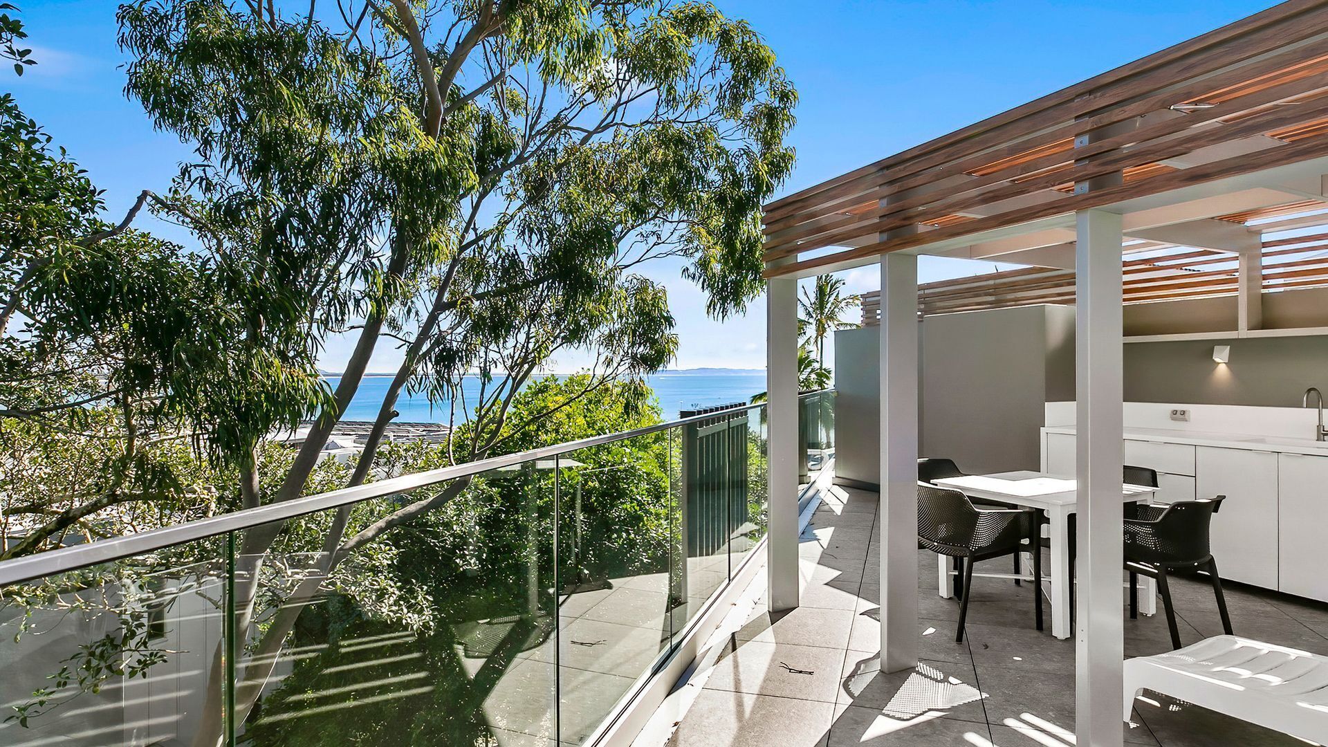 Netanya Garden Penthouse - Unit 301 Netanya 75 Hastings St