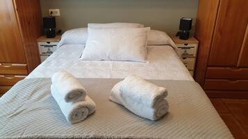 5 slaapkamers, een strijkplank/strijkijzer, wifi, beddengoed