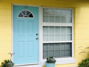 Exterior detail - Cute home walking distance of the beach (New Smyrna Beach)