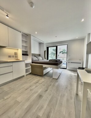 Bügeleisen/Bügelbrett, WLAN, Bettwäsche