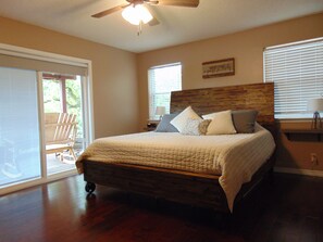 4 makuuhuonetta, silitysrauta/-lauta, Wi-Fi, vuodevaatteet