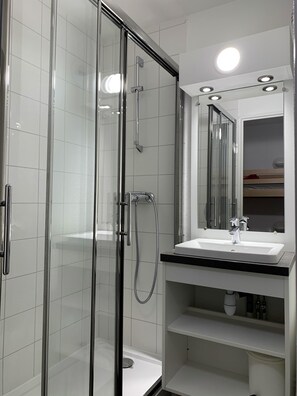 Apartment (0 Bedroom) | Interior