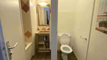 Apartment (1 Bedroom) | Bathroom