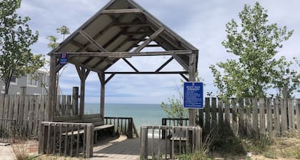 Adorable cottage in the Michiana Shores area! Close to Lake Michigan and Dunes