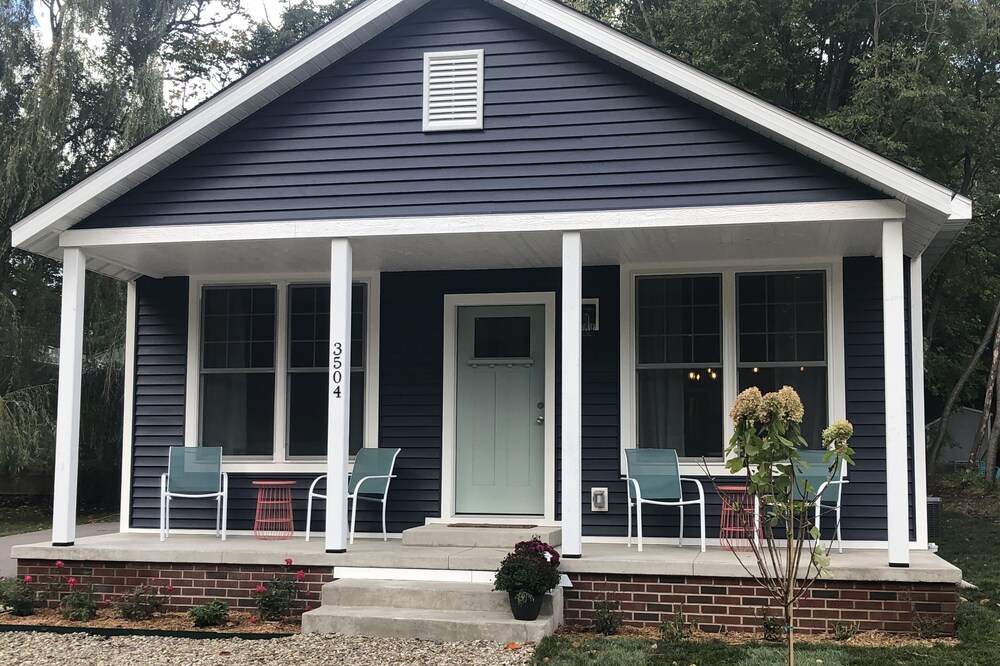 Michiana cottage close to beach, wineries, breweries and New Buffalo, MI.