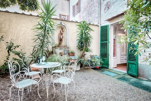 Corte al Duomo in Florence, a cozy apartment with garden by Mmega