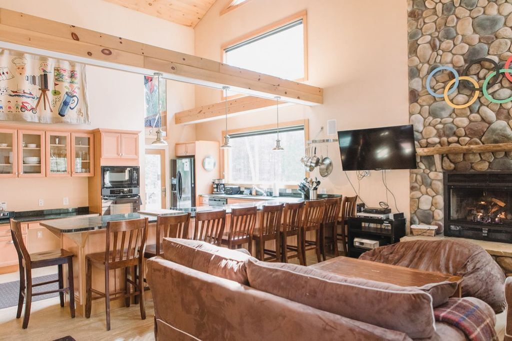 Olympic Dreams: Hot Tub, Sauna, A/C, at Whiteface!