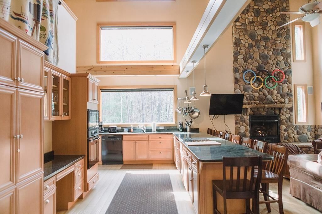 Olympic Dreams: Hot Tub, Sauna, A/C, at Whiteface!