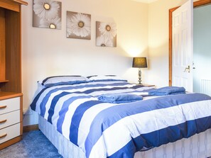 3 bedrooms, free WiFi, bed sheets